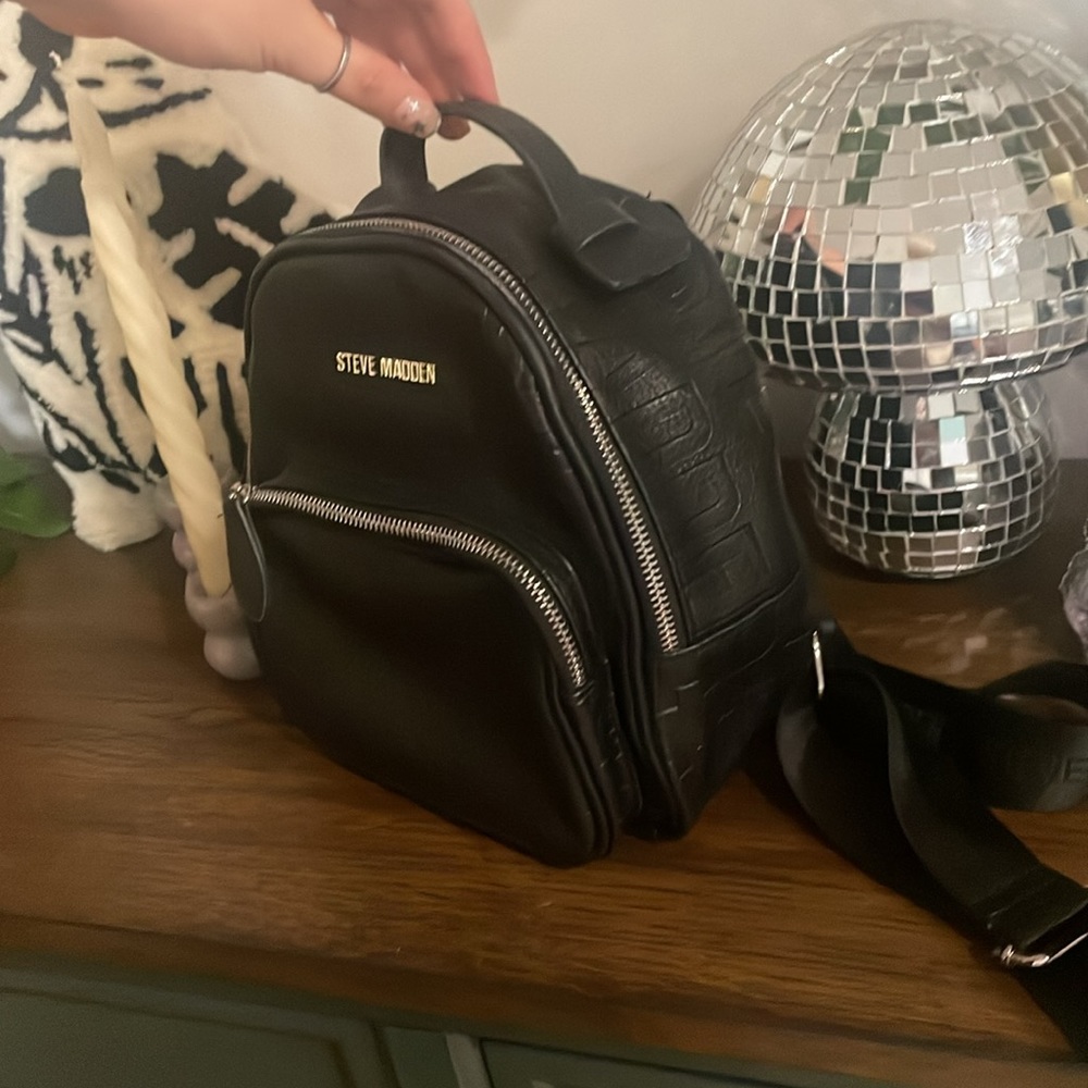 steve madden mini backpack - Picture 2 of 5